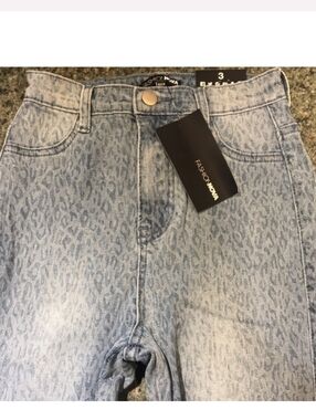 Fashion Nova size 3 animal print jegging